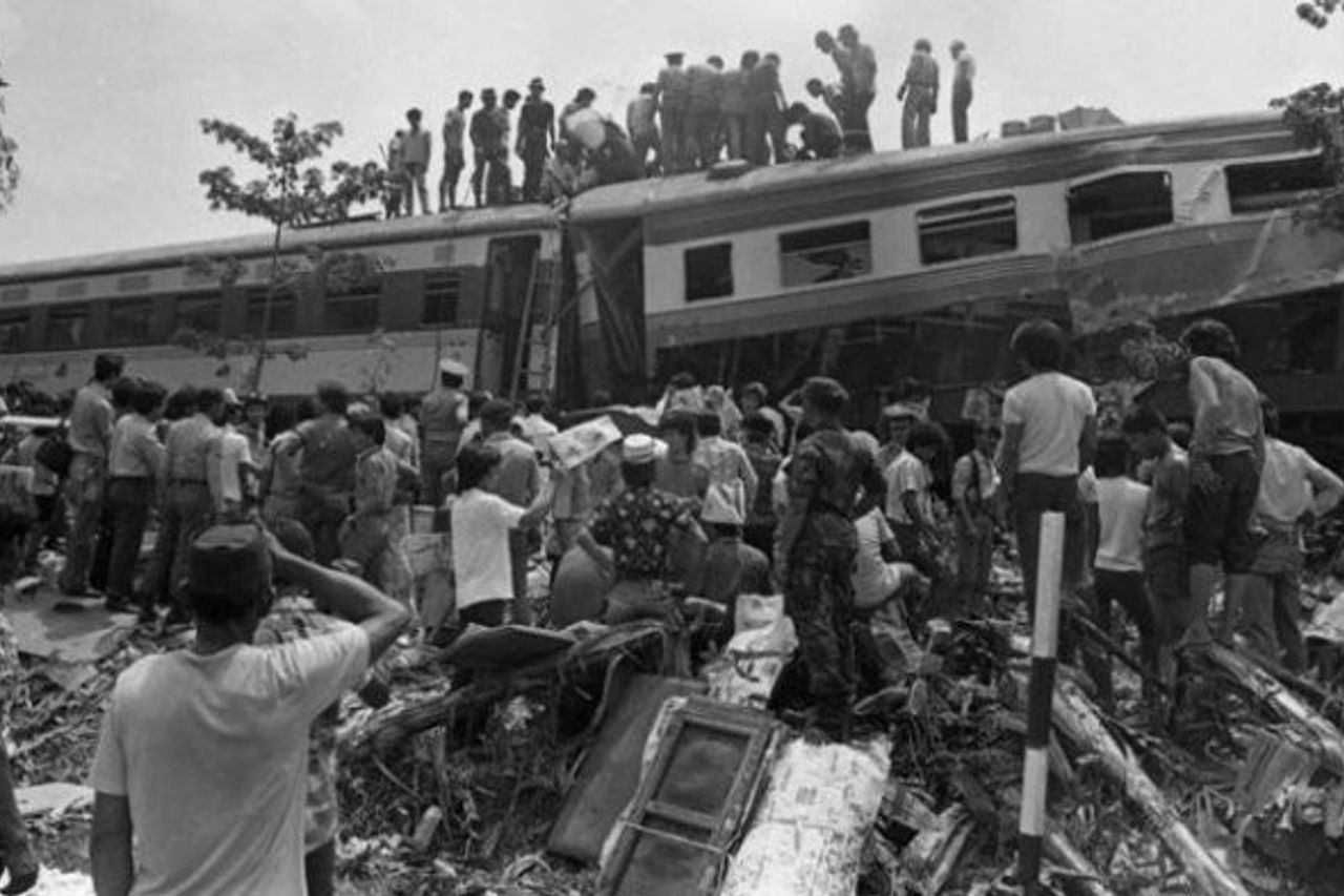 Detik-detik Terjadinya Tragedi Bintaro 1987: Tabrakan Kereta Api Paling  Mematikan di Indonesia
