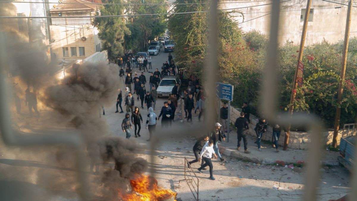 Clashes Break Out In Ramallah Palestine When Israeli Soldiers Target Houses Of Jerusalem Bomb Attackers
