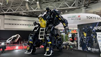 つばめ、ジャパンモビリティショーで実物版ガンダムロボットを披露