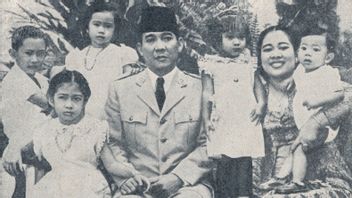 Soekarno-Fatmawati's Love Blossomed On The Badminton Court