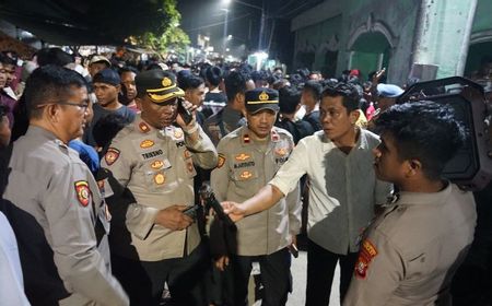 Dikepung Massa, Polisi Evakuasi Pimpinan Ponpes Bekasi Pelaku Pencabulan Santriwati