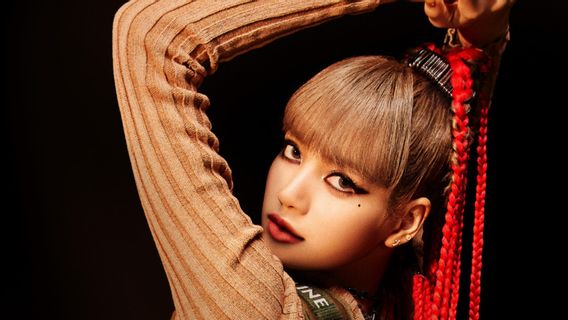 Gaya Rambut di Video <i>MONEY</i> Dikritik,  Lisa BLACKPINK Minta Maaf