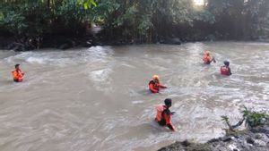 Lansia Terseret Arus Saat Mandi di Pinggir Sungai Lombok Timur, Tim SAR Masih Lakukan Pencarian