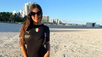 Pemodik Terseksi Di Dunia Membuat Fans Meleleh Dengan Foto Berbikini Di Pinggir Pantai