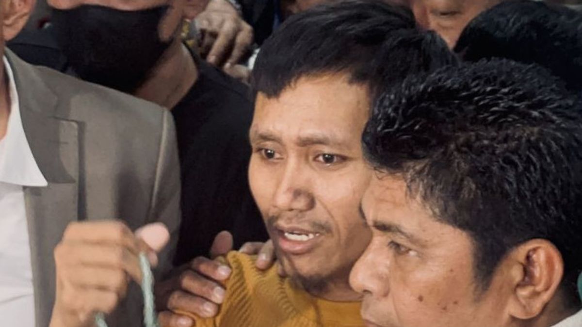 Setiawan's Legislative Officer Reveals Seconds Of Arrest: Photographed Until Shouted Hands Up!