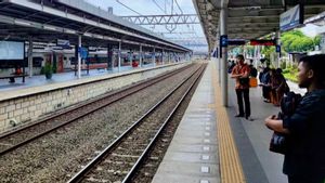 Hari Ini KAI Berhentikan KAJJ di Stasiun Jatinegara untuk Hindari Macet Dampak Demo di Kawasan Monas