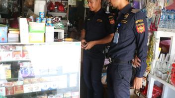 2,300 Illegal Cigarettes Circulating In East Kalimantan Confiscated, Customs And Excise Give Store Owner Education
