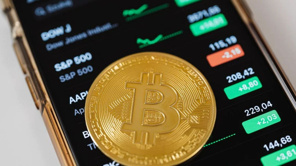 Long-Term Bitcoin Holder Dominates Market, According To Glassnode Report