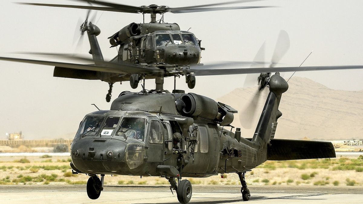 拜登总统考虑向乌克兰运送军事装备，基辅想要黑鹰，Mi-17和毒刺导弹