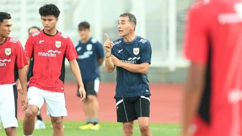in sub-23 de l’équipe nationale indonésienne Puji condition de l’herbe suGBk avant la Coupe U-23 de l’AFF