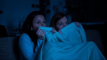 根据研究，观看恐怖电影会引发面对大流行的冷静态度