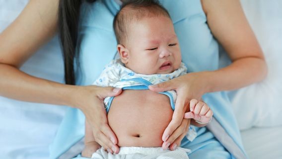 Orang Tua Wajib Tahu, Begini Cara Mengatasi Perut Kembung pada Anak 