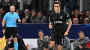 Inter Mau Pinjam Chiesa dari Liverpool pada Januari 2025