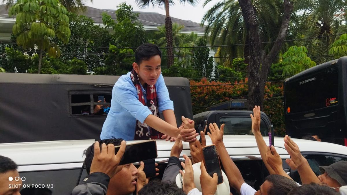 Bertolak Dari KPU, Prabowo-Gibran Sapa Relawan Hingga ke Bundaran HI 