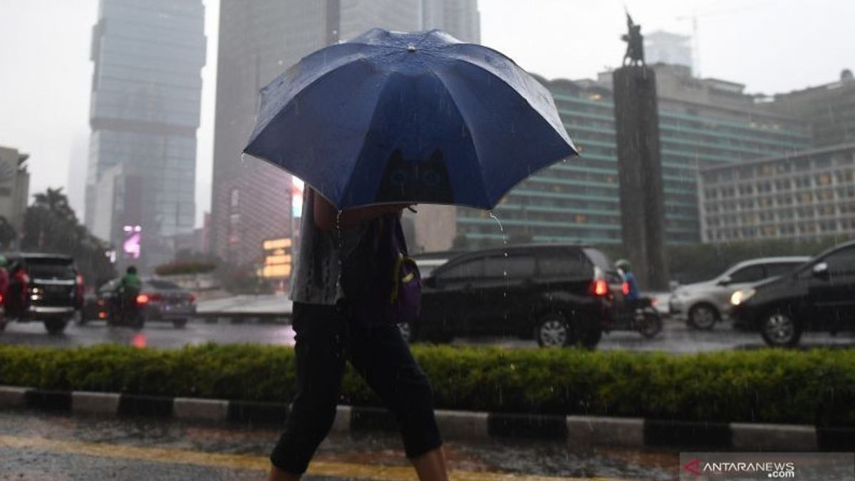 BMKG Predicts Rain In All Of Jakarta On Monday Afternoon