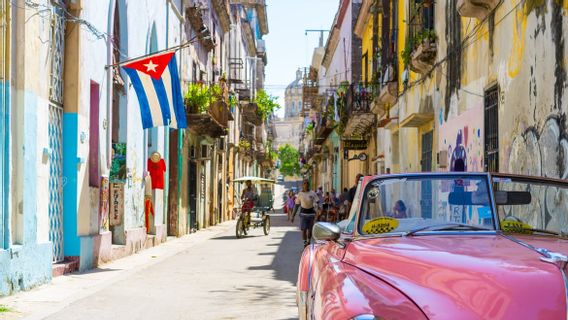 فنانون كوبيون يبنون صناعة التشفير من خلال نادي CryptoCuban الاجتماعي