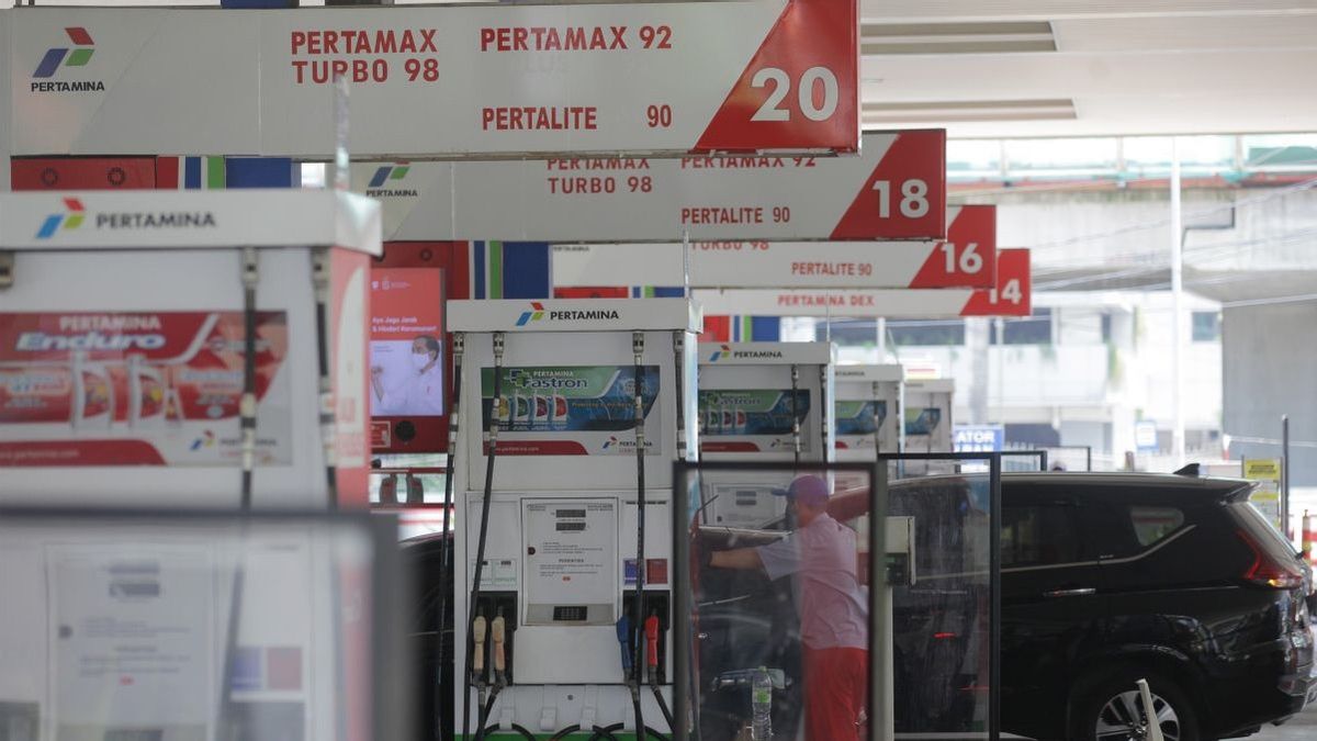 Kabar Gembira! Harga Pertamax Cs Turun jadi Rp12.200 per Liter