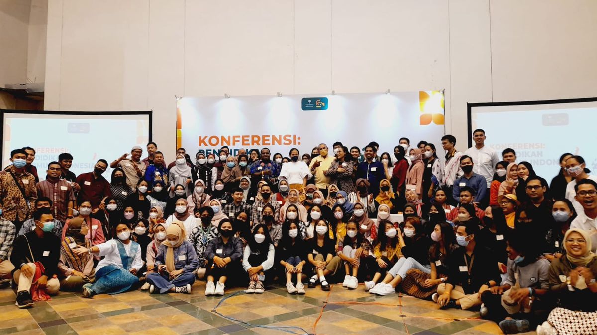 عقد بنجاح ، مؤتمر التعليم في شرق إندونيسيا ينشر روح التدريس في القيود