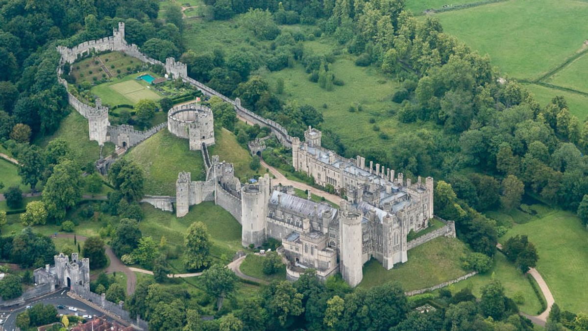 قلعة أرونديل في إنجلترا داهمها لصوص وقطع أثرية وذهبية بقيمة مليون جنيه إسترليني