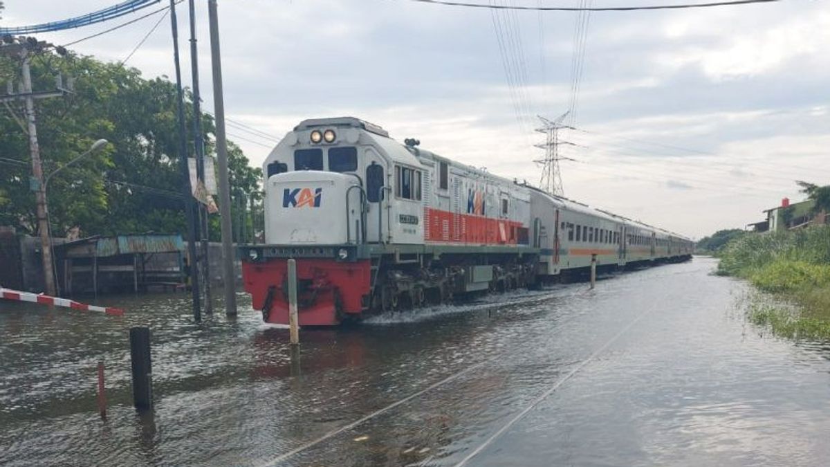 Services At Semarang Tawang Station Starting Normal After Floods