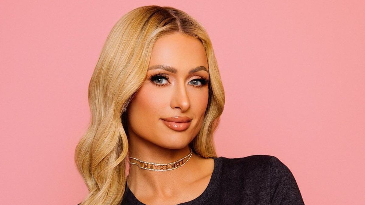 Tegaskan Tak Pernah Suntik Botox, Paris Hilton Ungkap Rahasia Awet Muda di Usia 43 Tahun