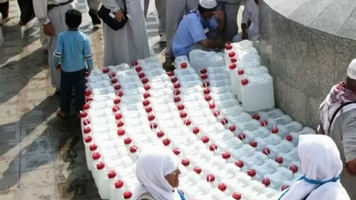 90 Ribu Galon Air Zamzam Tambahan untuk Jemaah Haji Sudah Dikirim ke Indonesia 