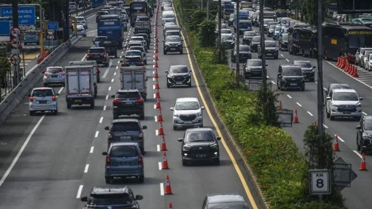 Arus Balik Meningkat, Contraflow Diterapkan di Tol Japek Jumat 27 Maret