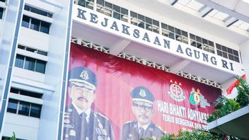 Maqdir Ismail Pengacara Terdakwa BTS Kominfo Irwan Hermawan Bakal Datang ke Kejagung Bawa Uang Cash Rp27 Miliar