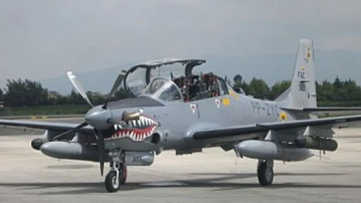 パスルアンで墜落したスーパートゥカーノ練習機の仕様:偵察ミッション用に設計され、近接航空支援