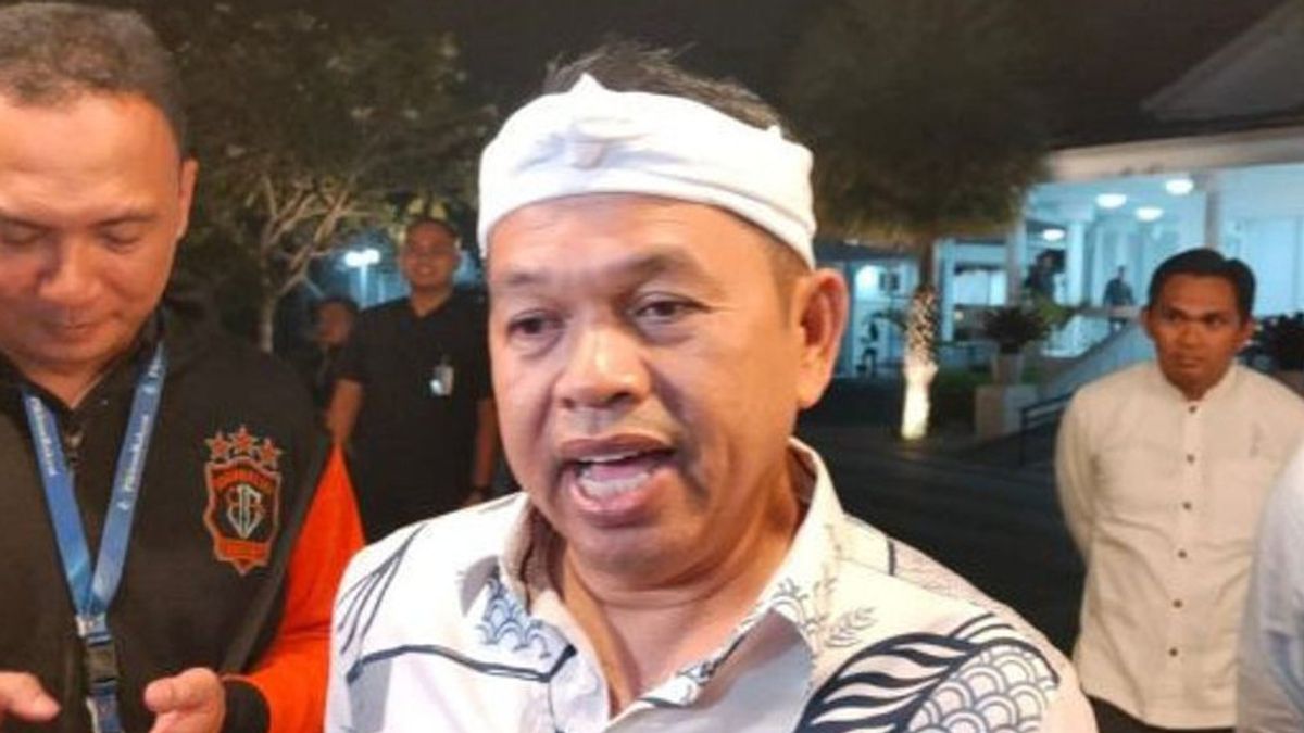 警察车被烧毁后,Dedi Mulyadi推动德波的暴徒行为控制