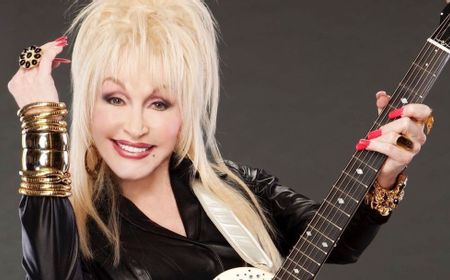 Konser Tribute untuk Dolly Parton yang Raup Rp96 Miliar Dirilis di Netflix