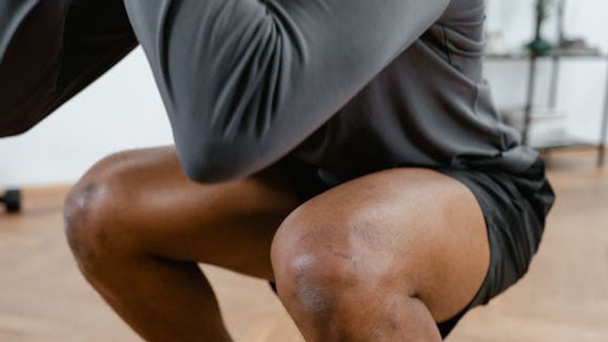 男性のための骨盤基本筋肉トレーニングの利点は、愛を交わすときにエネルギーを最大化します