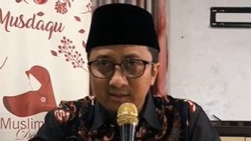 在Ade Armando的帖子上发表评论时，Ustaz Yusuf Mansur提到支持Jokowi：永远不会像Dark一样黑暗