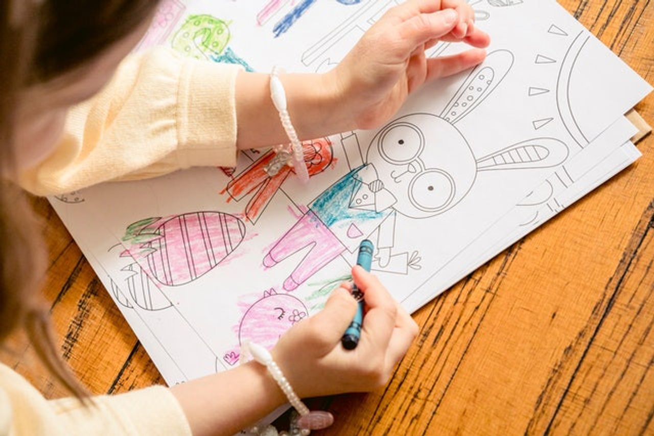幼い頃から子供の才能と興味を知りたいですか?次の方法でそれを知るようにしてください