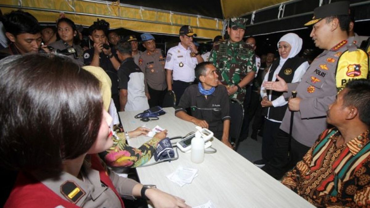 National Police Chief-TNI Commander Checks Integrated Service Post At Purabaya Terminal, Surabaya