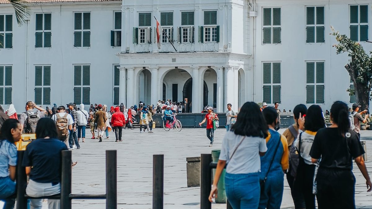 Data DKI Bilang Pasien COVID-19 Sering Tertular di Anak Muda karena Mobilitas Tingga dan Jiwa Nongkrong