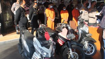 巴厘岛男子偷前女友的摩托车赌博
