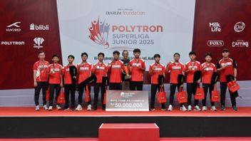 in PB Djarum Raih Coupes Sigit Budiarto et Liem Swie King