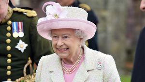 Pertanyaan tentang Kondisi Ratu Elizabeth Pasca-Vonis Positif COVID-19 Pangeran Charles
