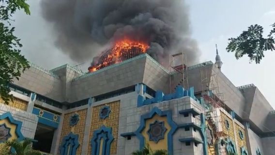 زيارة مركز جاكرتا الإسلامي ، القائم بأعمال محافظ DKI: سبب الحريق لا يزال قيد البحث