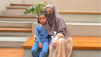 Larissa Chou Curhat Alvin Faiz Utamakan Anak Sambung, <i>Single Mom</i> Pasti Paham