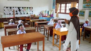 Jakarta Est Entré Dans Le Niveau PPKM 3, Wagub Riza Pèse Toujours L’apprentissage En Face à Face à L’école