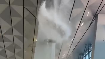Plafond de l'aéroport Soekarno-Hatta Jebol, Air Guyur Gate 7 Terminal 3