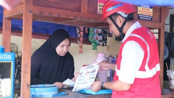 PLN Cek Instalasi Listrik Pedagang, Bagikan APAR di Ciracas