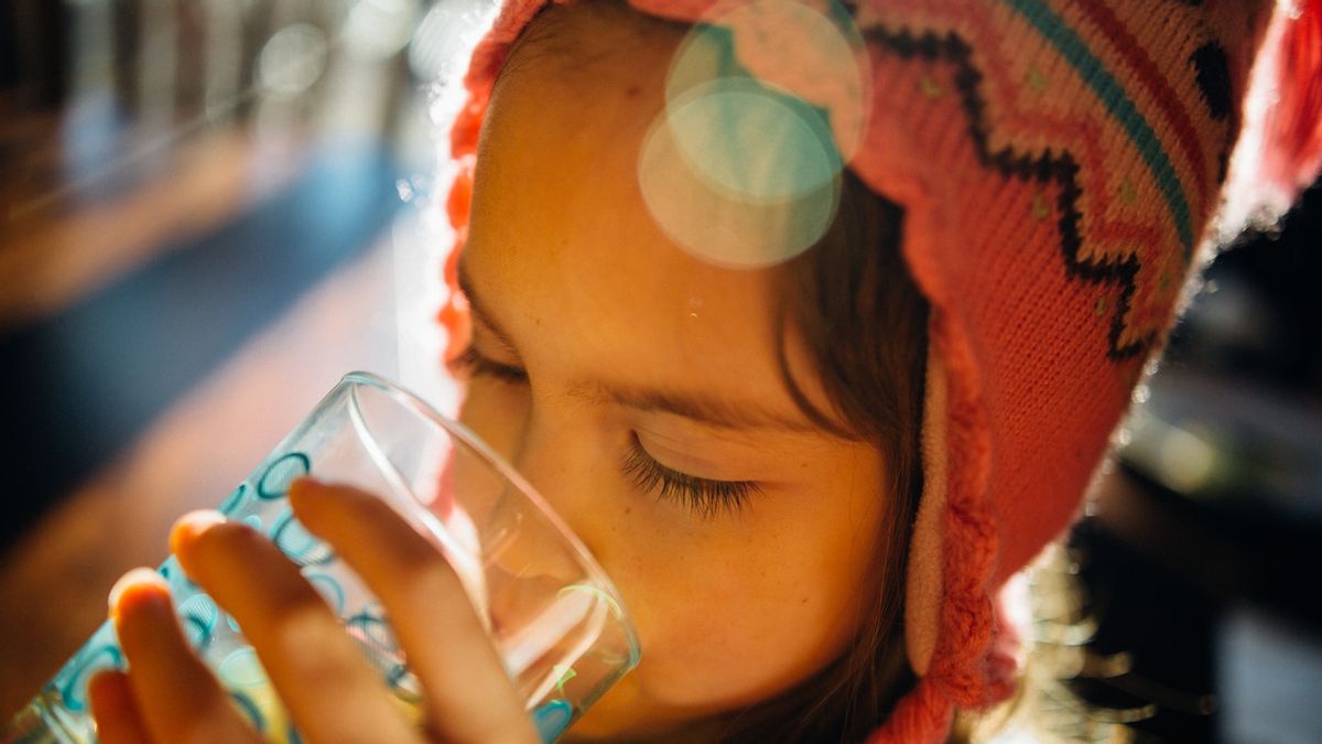 Anak-Anak Lebih Rentan Mengalami Dehidrasi, Kenali 5 Alasannya