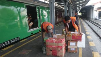 Lonjakan Pengiriman Barang, KAI Daop 9 Tambah Gerbong Bagasi di KA Pandalungan