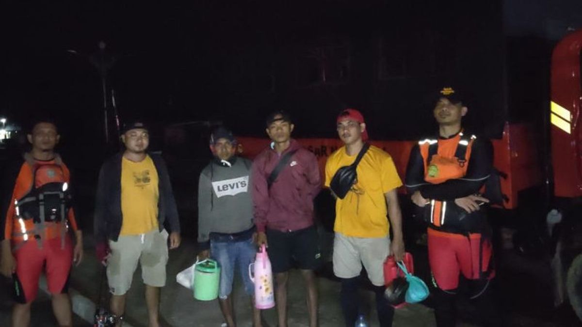 Floating In The Sea After The Mati Boat Engine Was Hit By Waves, 4 Residents In Gorontalo Were Successfully Evacuated By The SAR Team