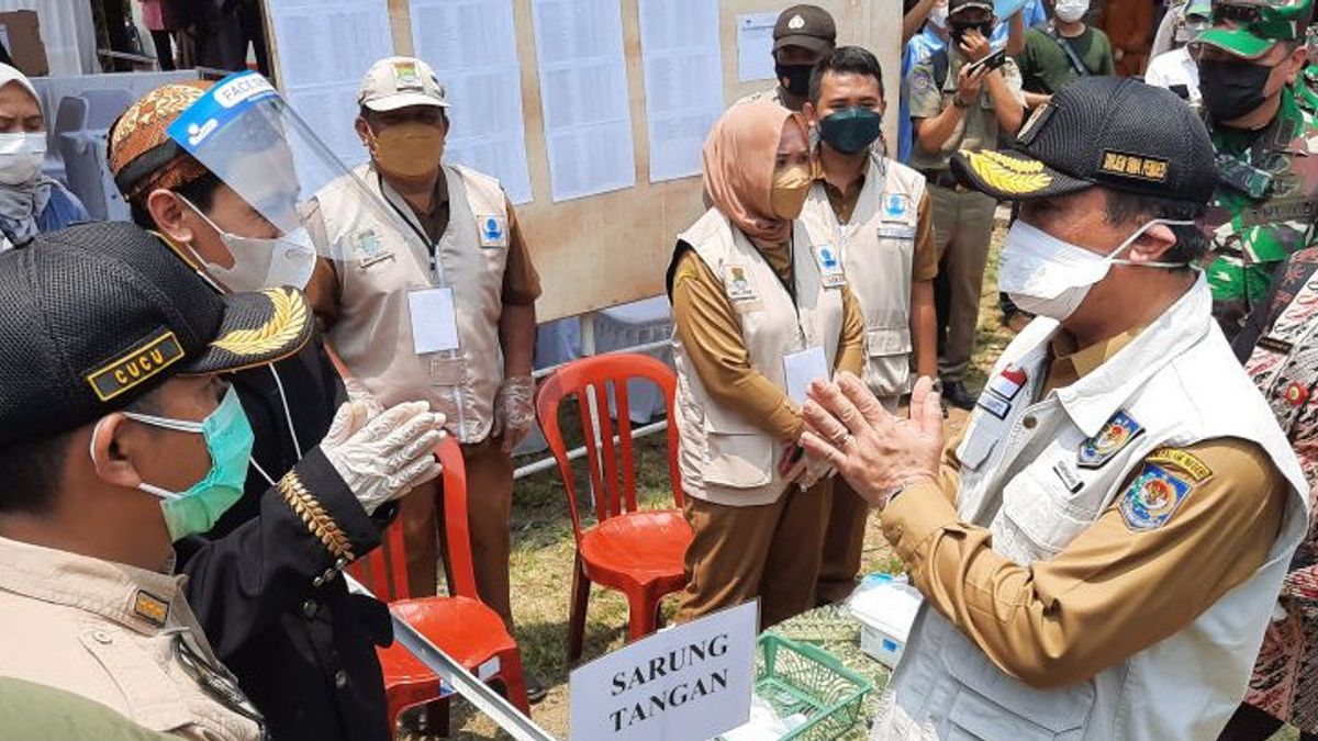 Le Site De Vote Des élections Locales Simultanées Dans La Régence De Tangerang Fournit également Des Points De Vaccination
