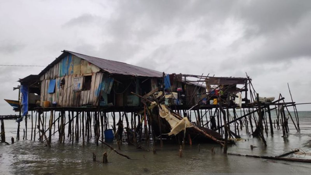 Ratusan Rumah Rusak Parah, BPBD Sorong Imbau Warga Pesisir Tetap Waspada Gelombang Tinggi