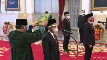 Le Président Jokowi A Inauguré Bahlil Lahadalia En Tant Que Ministre De L’Investissement Et Nadiem Makarim Ministre De L’Éducation Et De La Culture-Recherche Et Technologie